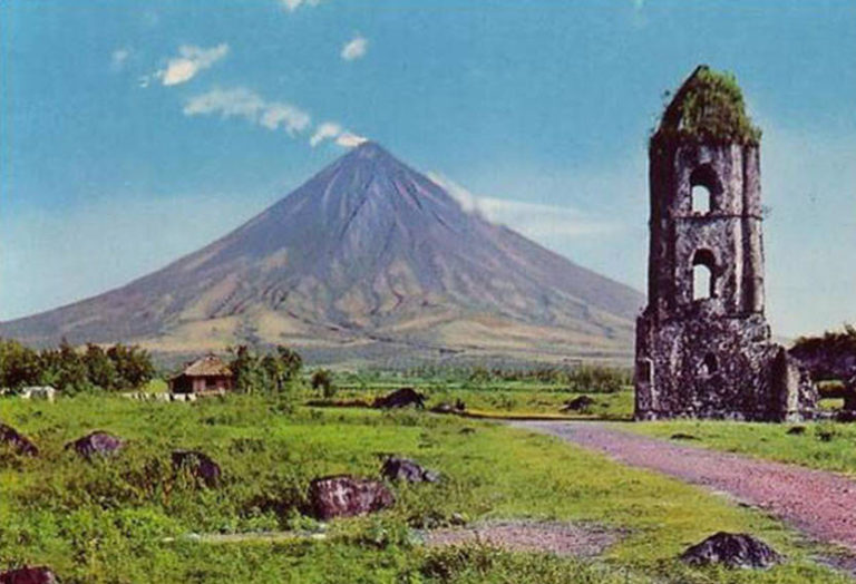 Mayon Volcano And Its Perfect Cone Travel To The Philippines